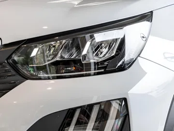 Car image 26