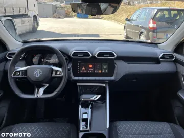 Car image 32