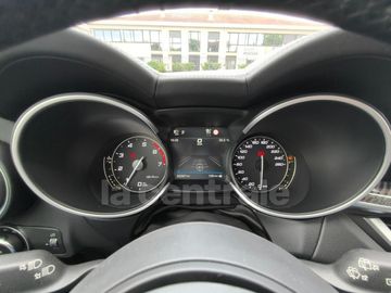 Car image 40