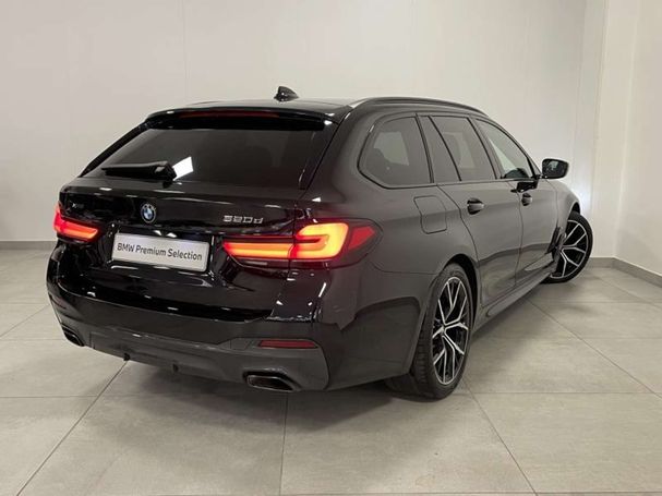 BMW 520 Touring xDrive 142 kW image number 2