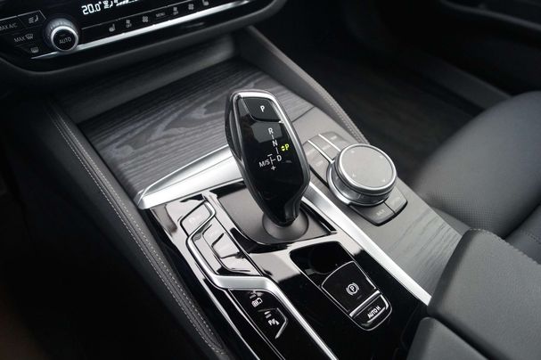 BMW 530 Touring xDrive 215 kW image number 22