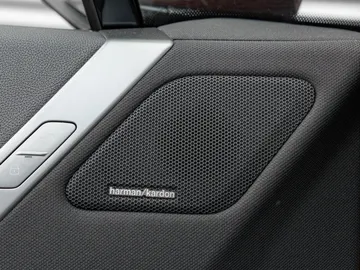 Car image 44
