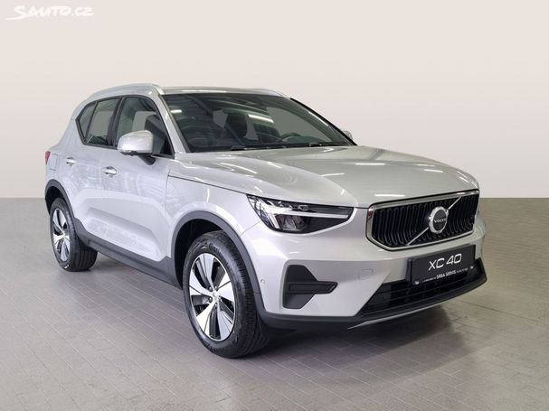 Volvo XC40 B3 Core 120 kW image number 1