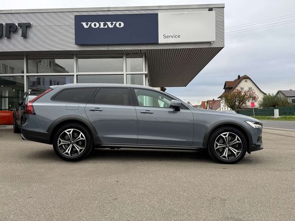 Volvo V90 Cross Country B4 Pro AWD 145 kW image number 3