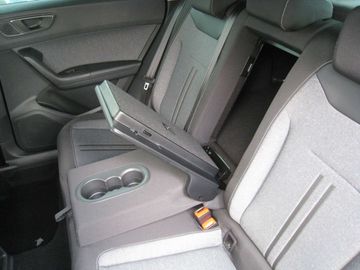 Car image 28