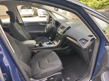 Car image 24