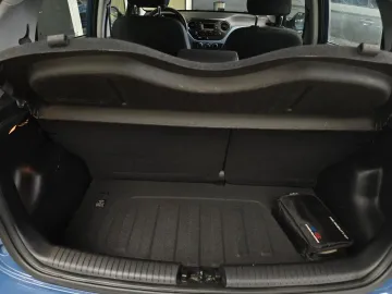 Car image 27