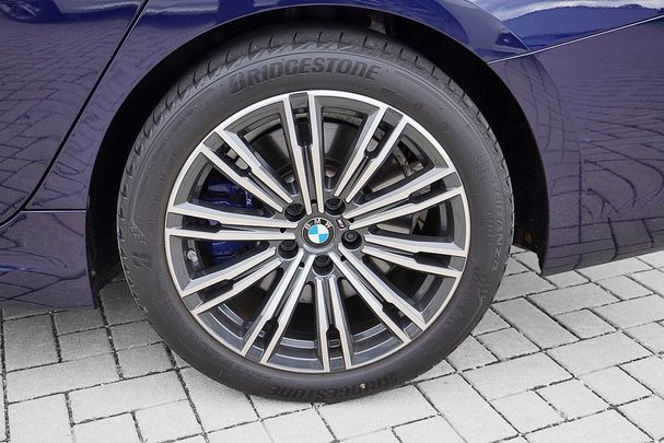 BMW 330 e Touring M Sport 215 kW image number 5