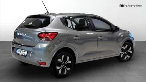Car image 3
