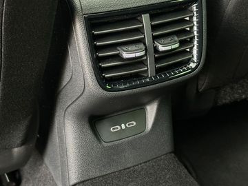 Car image 36