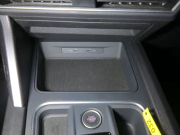Car image 45