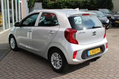 Car image 23