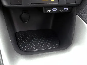 Car image 33