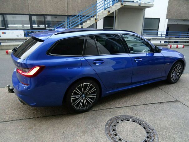 BMW 330e Touring M Sport xDrive 215 kW image number 14