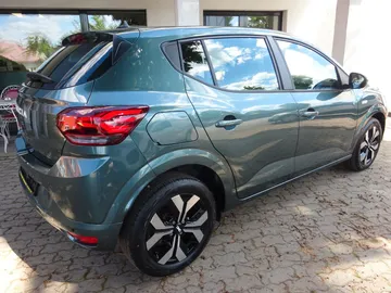 Car image 3