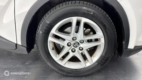 Car image 20