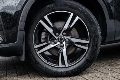 Car image 33