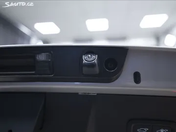 Car image 38