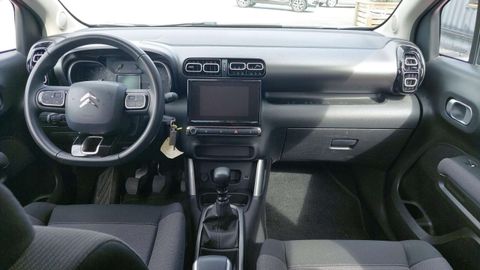 Car image 10