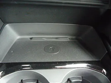 Car image 30