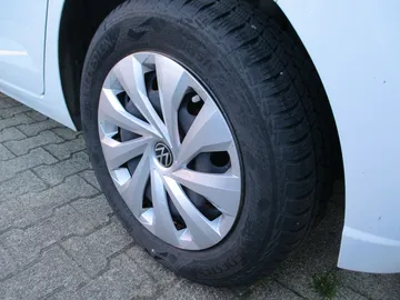 Car image 29