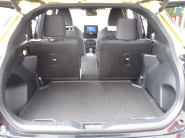 Car image 12