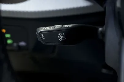 Car image 34