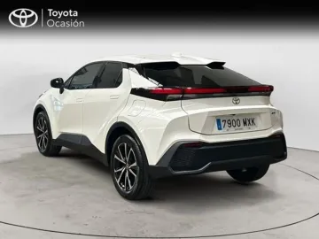 Car image 4