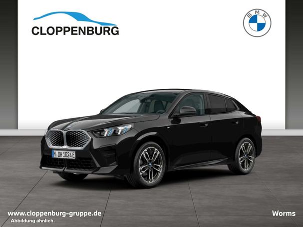 BMW iX2 eDrive20 M Sport 150 kW image number 1