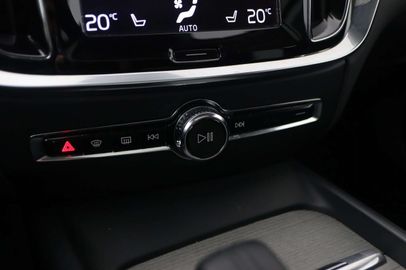 Car image 36