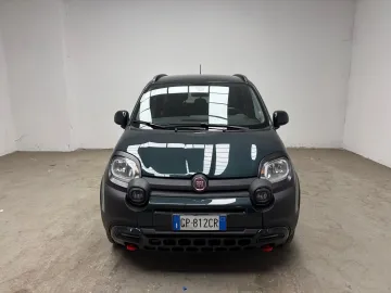 Car image 4