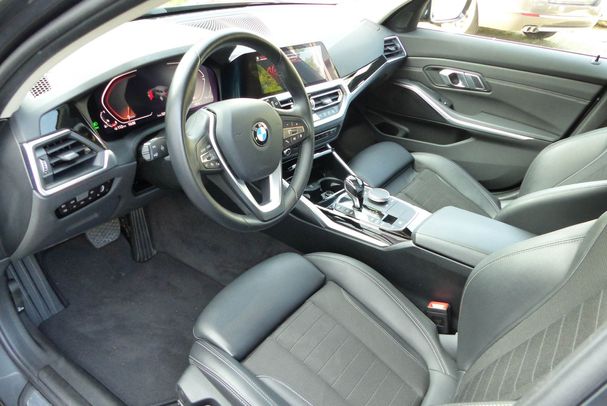 BMW 320i Touring 135 kW image number 6