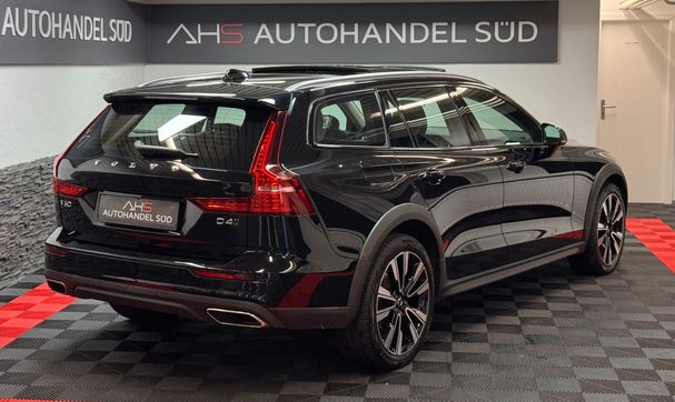 Volvo V60 Cross Country AWD 140 kW image number 6