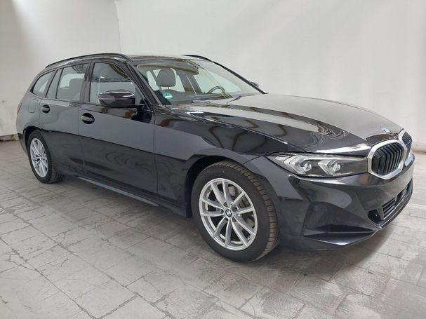 BMW 320d Touring xDrive 140 kW image number 17