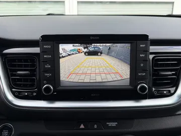Car image 35