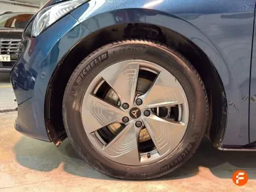 Car image 27