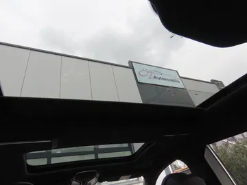 Car image 34