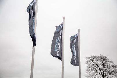 Car image 30