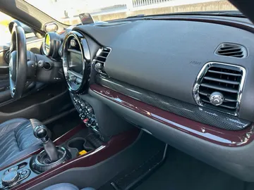 Car image 37