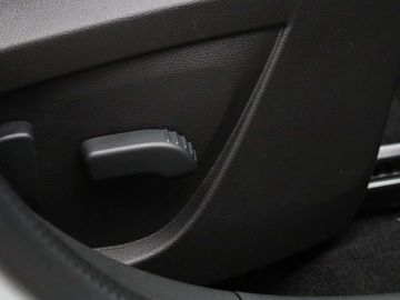 Car image 38