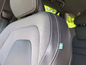 Car image 28