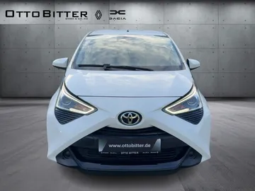 Car image 2