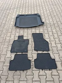 Car image 32