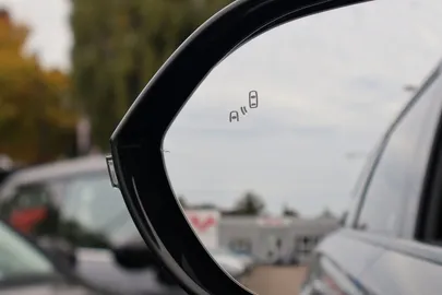 Car image 43