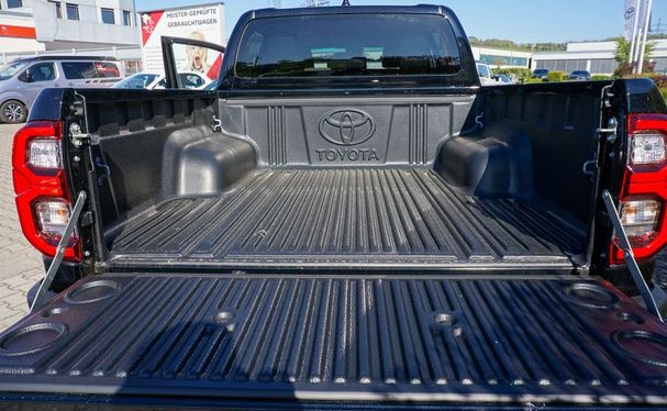 Toyota Hilux 4x4 150 kW image number 8