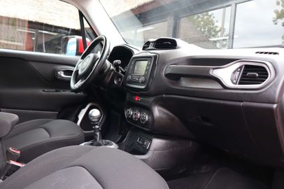 Car image 37