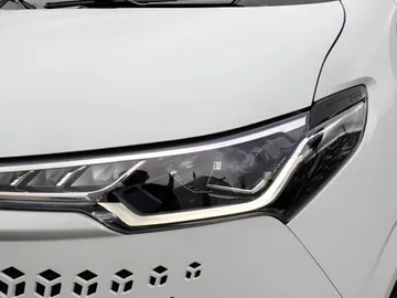 Car image 28