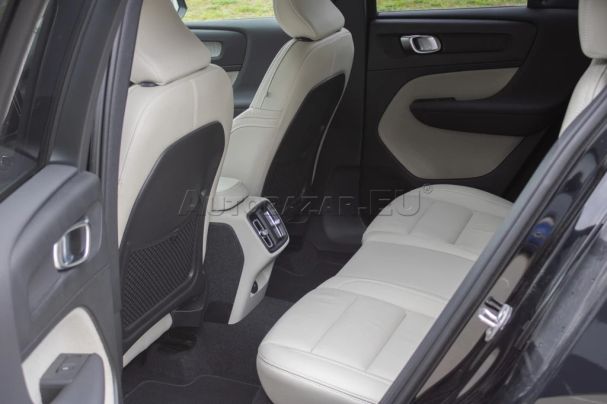 Volvo XC40 B3 Plus Dark 120 kW image number 37