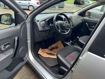 Car image 17