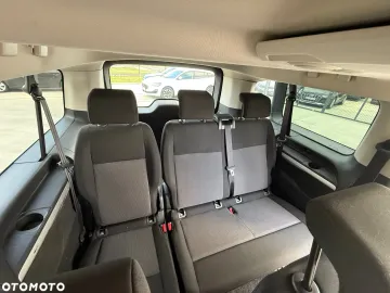 Car image 40